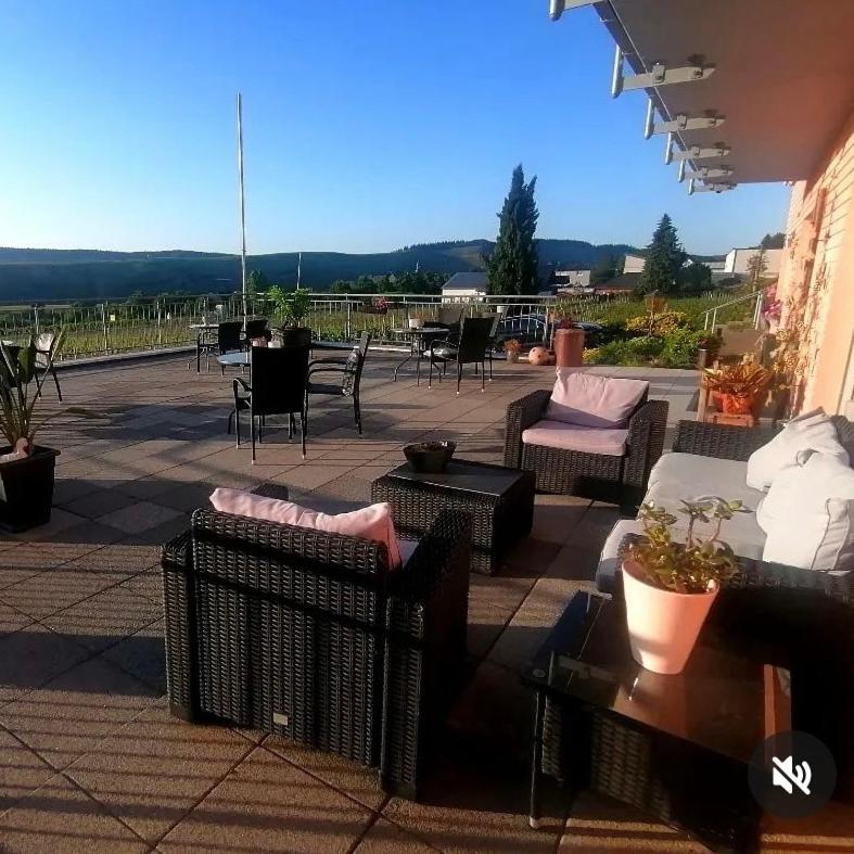 Weingut Tiliahof Bed & Breakfast Brauneberg Exterior photo
