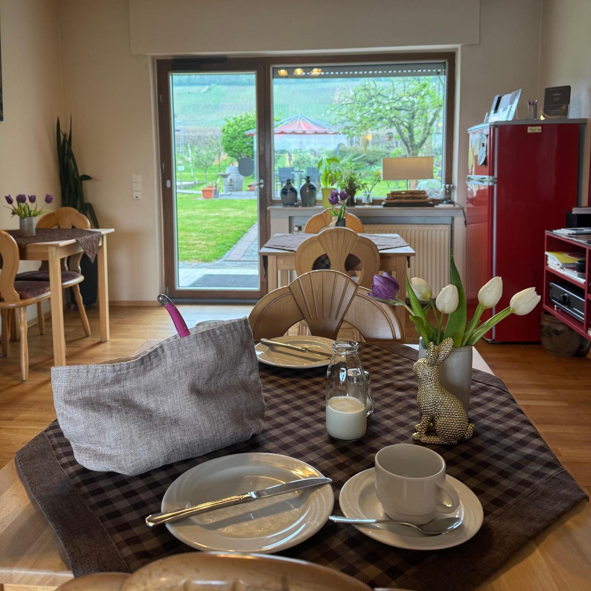 Weingut Tiliahof Bed & Breakfast Brauneberg Exterior photo